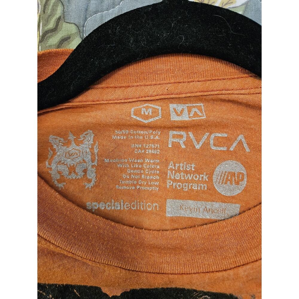 RVCA Men’s Orange Octopus Graphic Logo Crew Neck Short Sleeve T-Shirt size M - Picture 2 of 6
